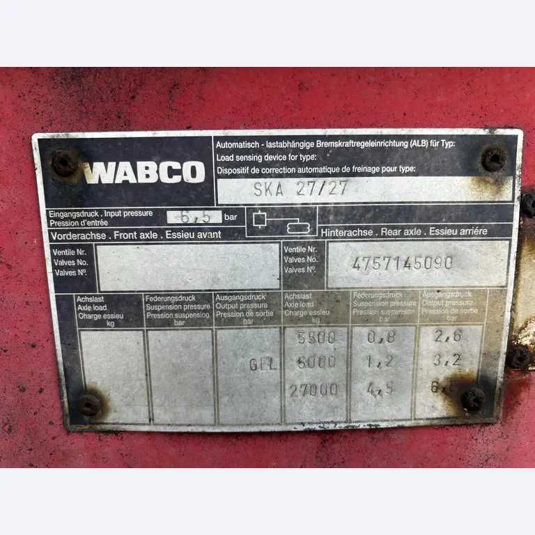 Různá komunální vozidla, dílenská vozidla, automobily a vybavení-1