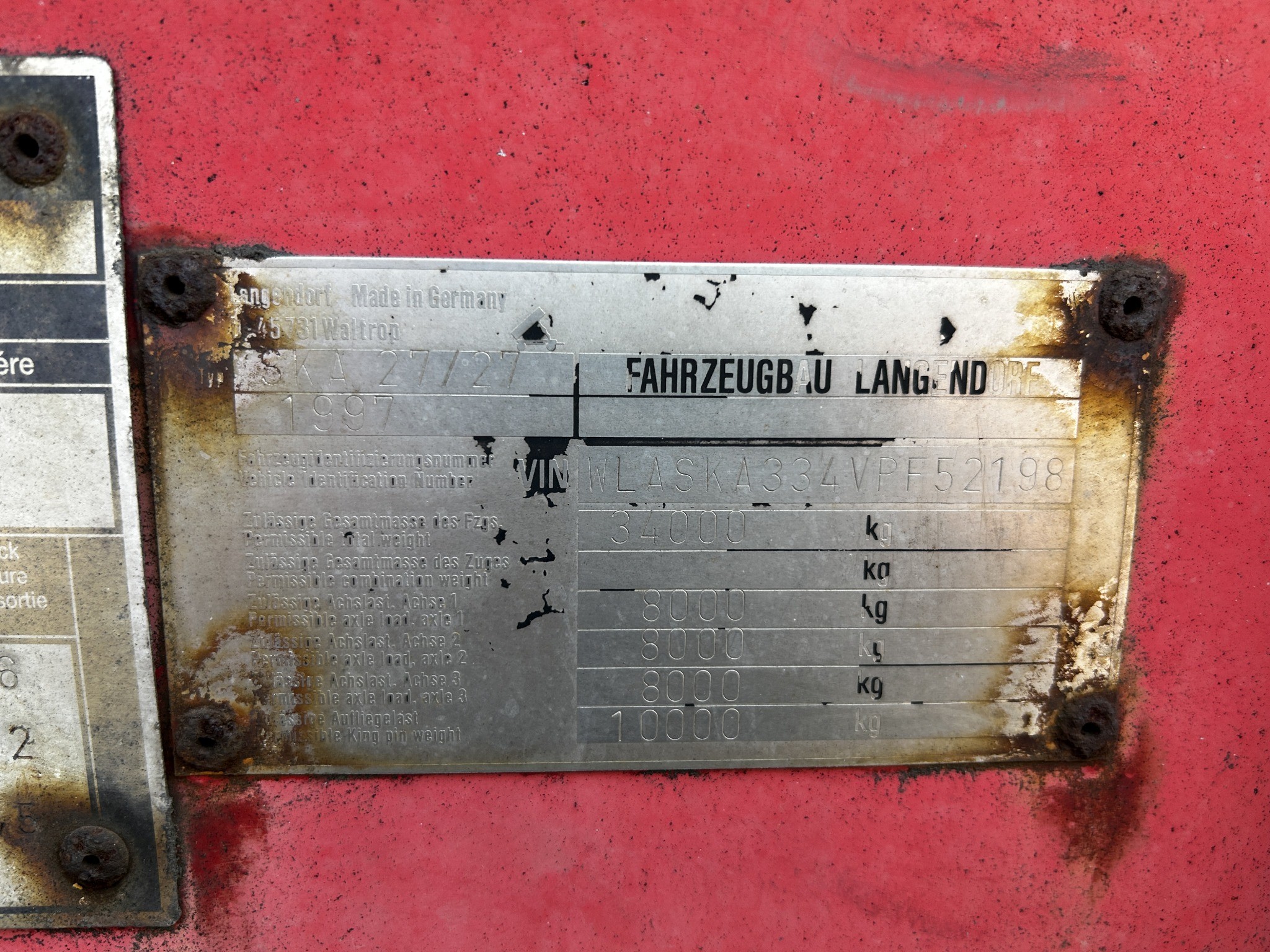 Material de laboratório em bom estado de conservação proveniente das existências públicas
-1