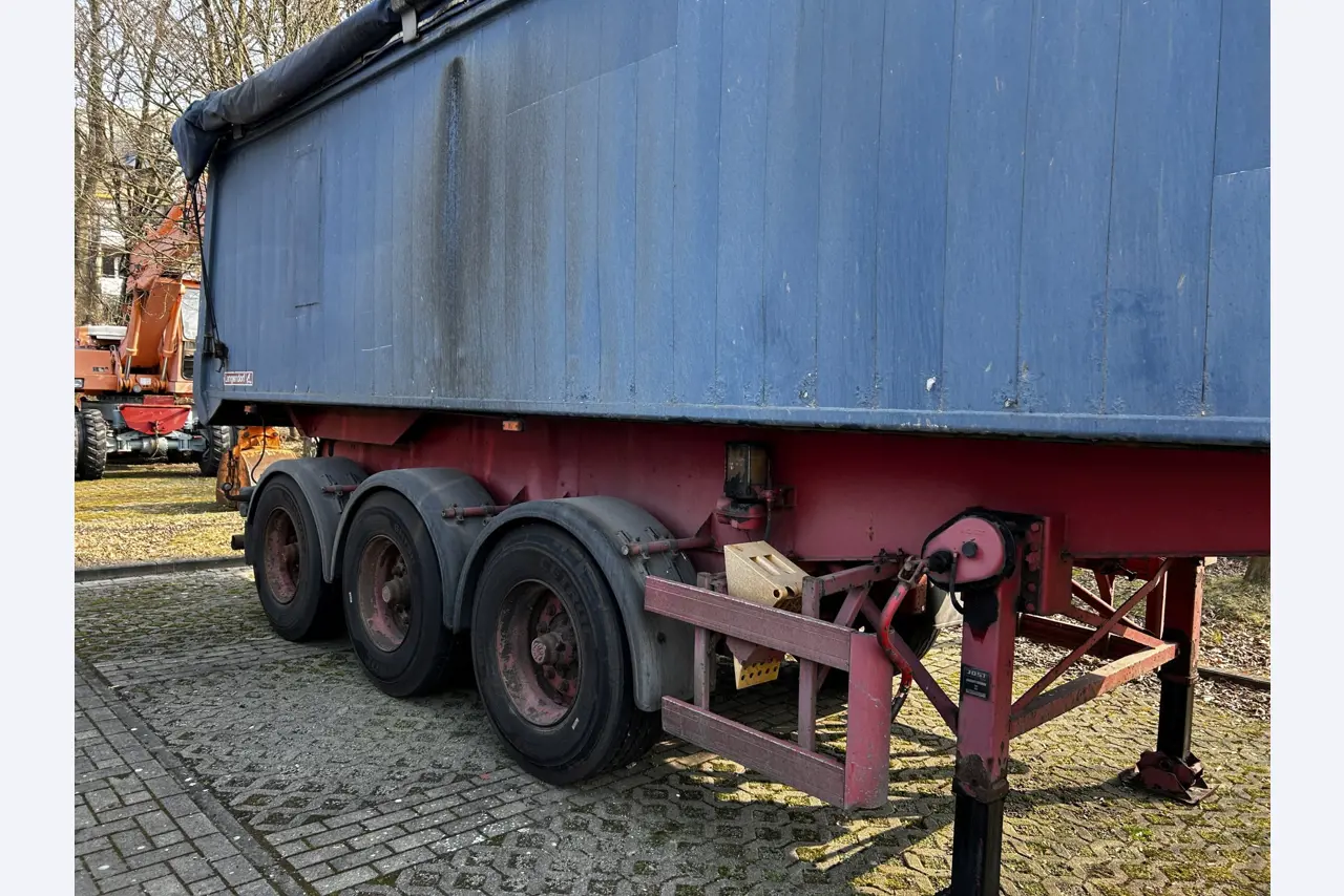 Různá komunální vozidla, dílenská vozidla, automobily a vybavení-5