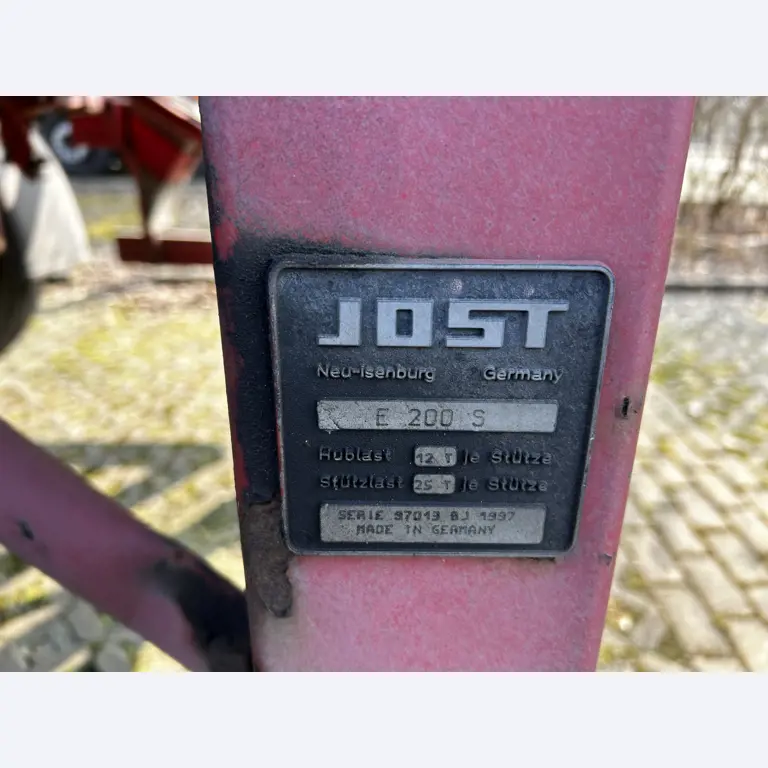 Různá komunální vozidla, dílenská vozidla, automobily a vybavení-6