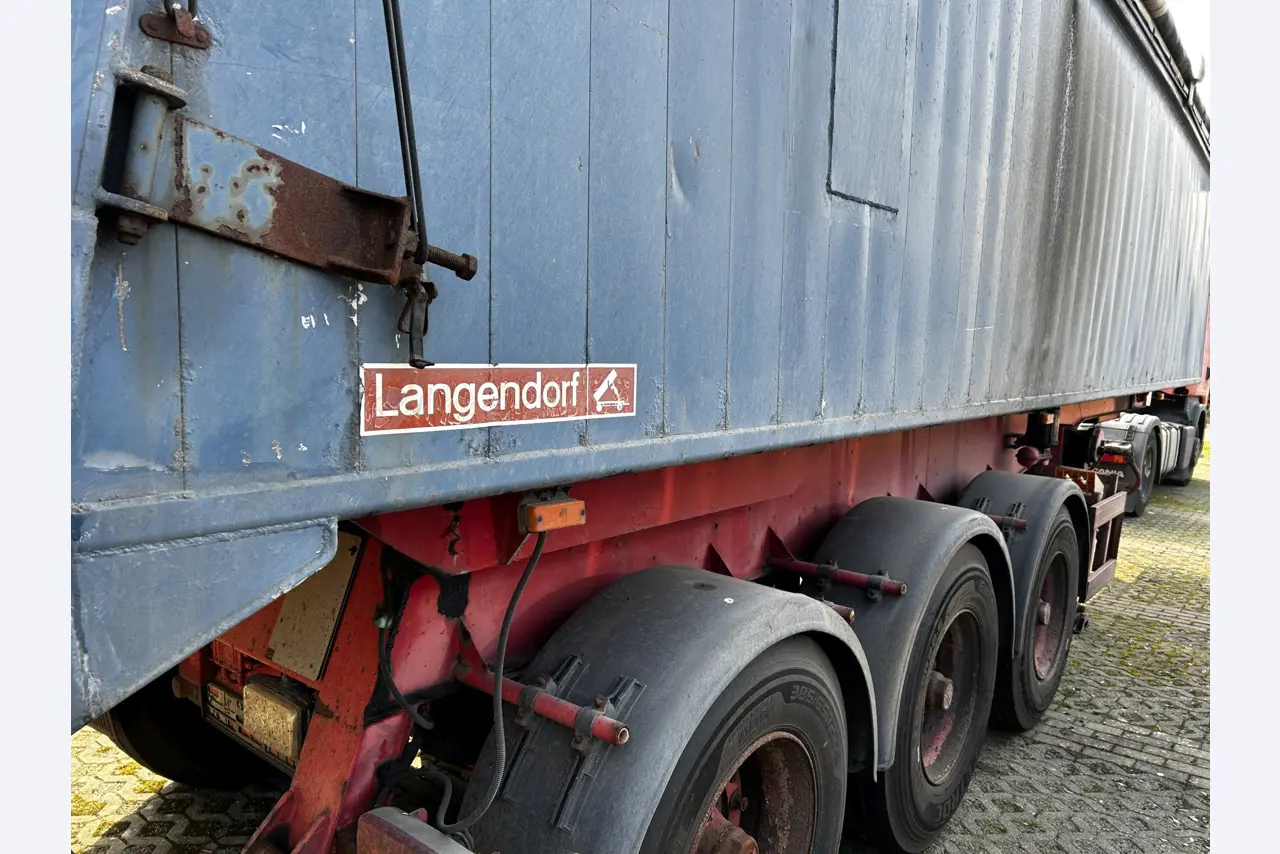 Různá komunální vozidla, dílenská vozidla, automobily a vybavení-7