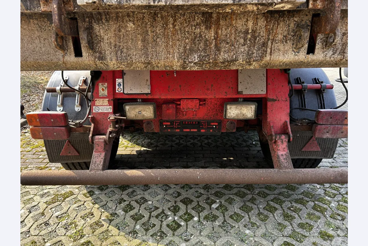 Různá komunální vozidla, dílenská vozidla, automobily a vybavení-9