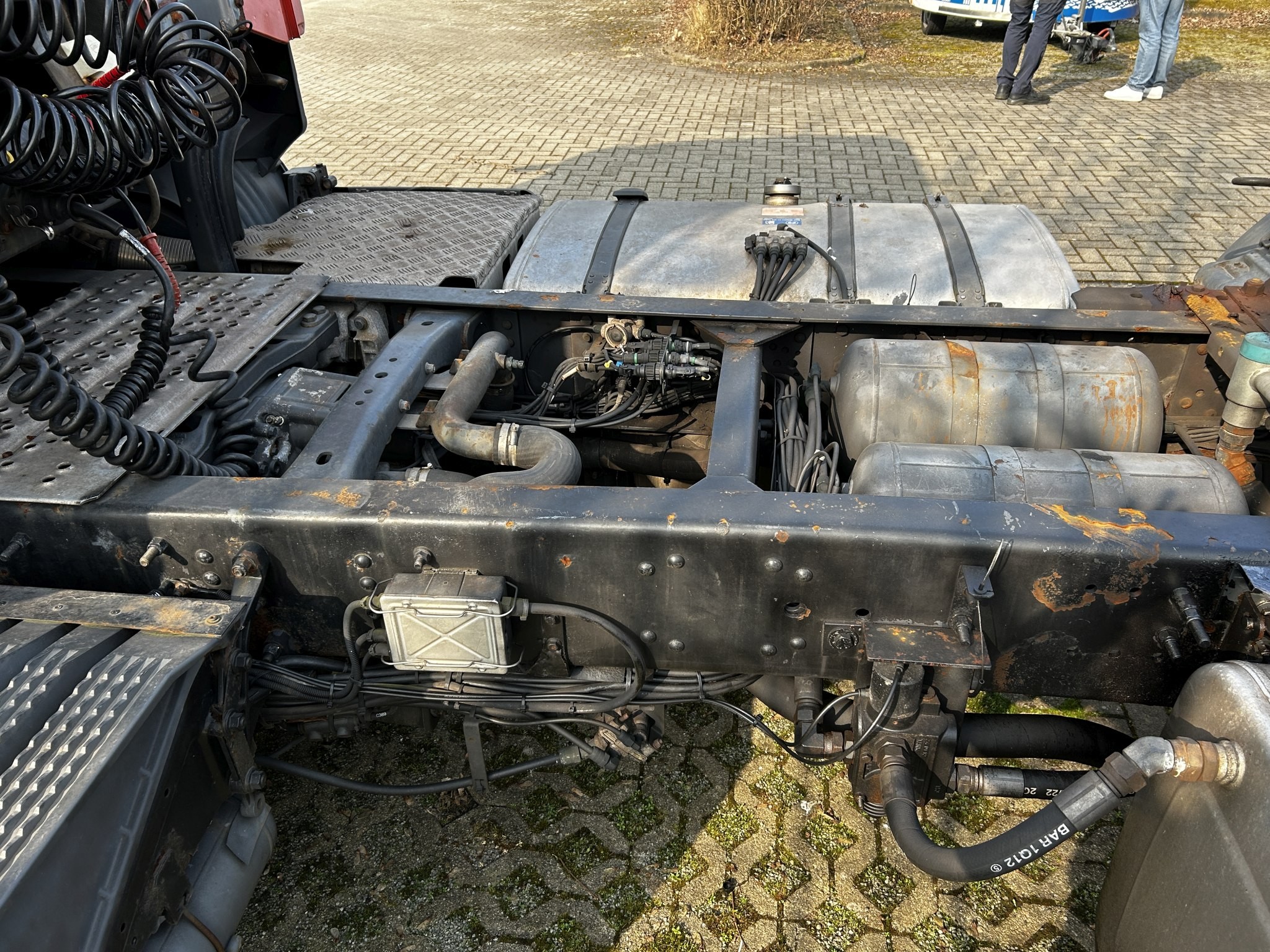 Material de laboratório em bom estado de conservação proveniente das existências públicas
-11