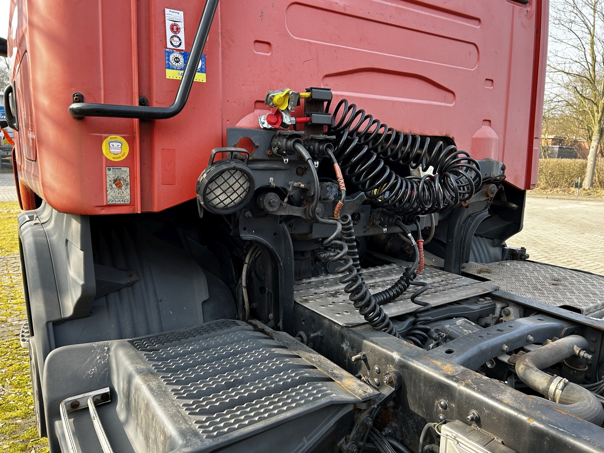 Material de laboratório em bom estado de conservação proveniente das existências públicas
-13