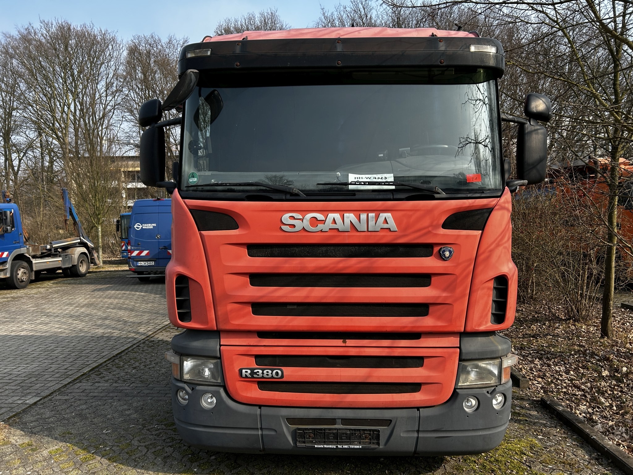 Material de laboratório em bom estado de conservação proveniente das existências públicas
-3