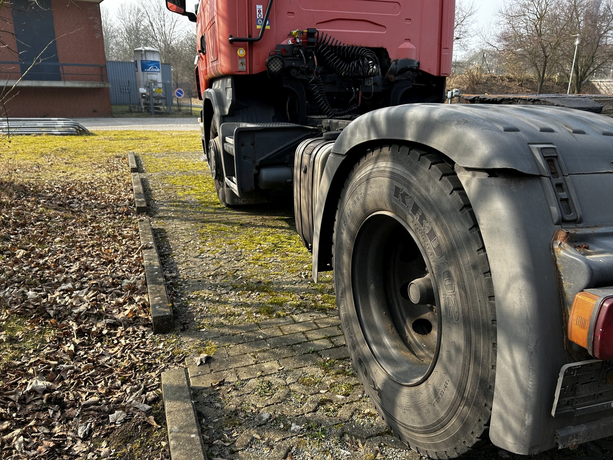 Material de laboratório em bom estado de conservação proveniente das existências públicas
-9