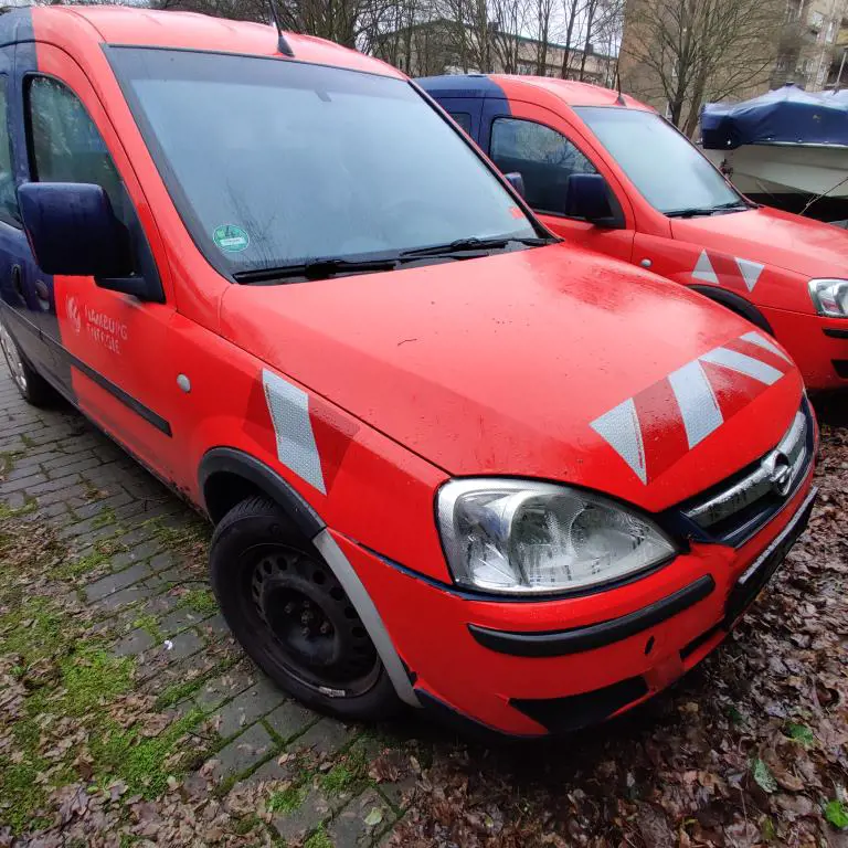 Zamknięta skrzynia ciężarówki (ex HH-W 459) Volkswagen Caddy