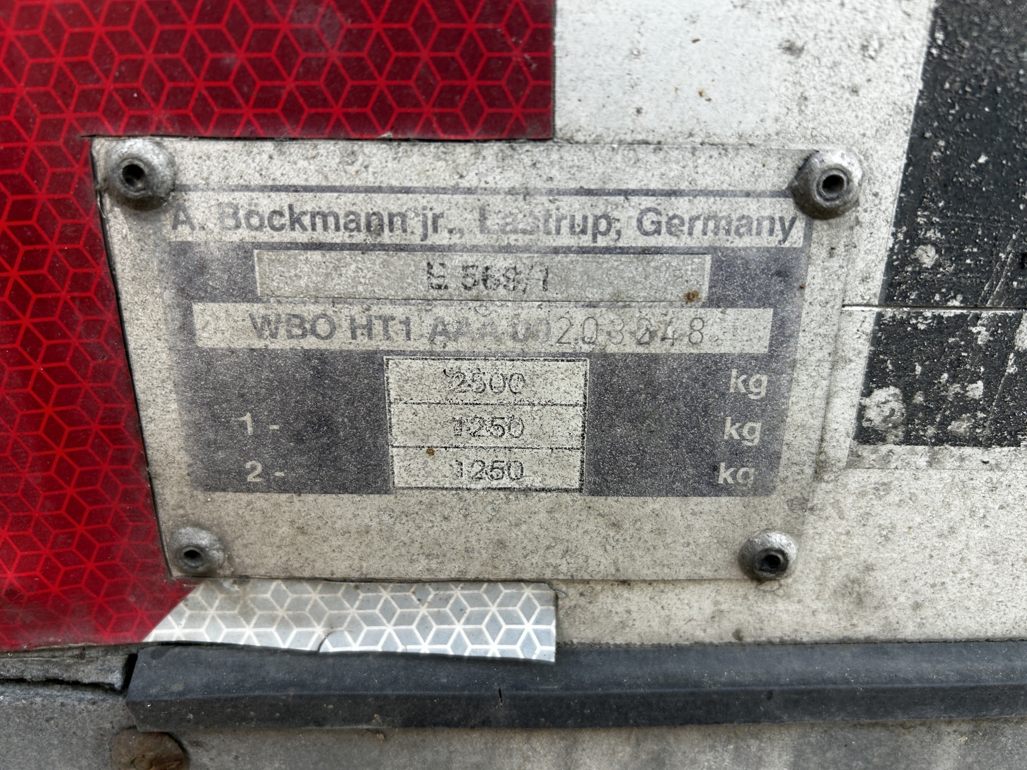 Material de laboratório em bom estado de conservação proveniente das existências públicas
-1