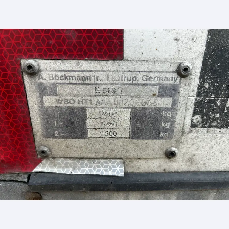 Dobře udržovaná vozidla obcí, komunálních služeb a dalších veřejných orgánů.-4