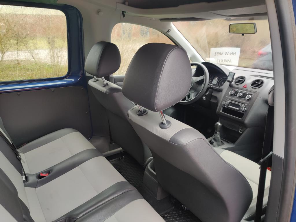 Dobře udržované laboratorní vybavení ze státních zásob
-16