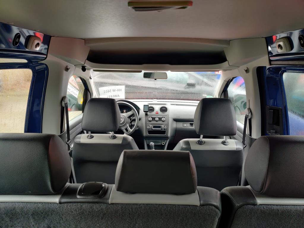 Dobře udržované laboratorní vybavení ze státních zásob
-18