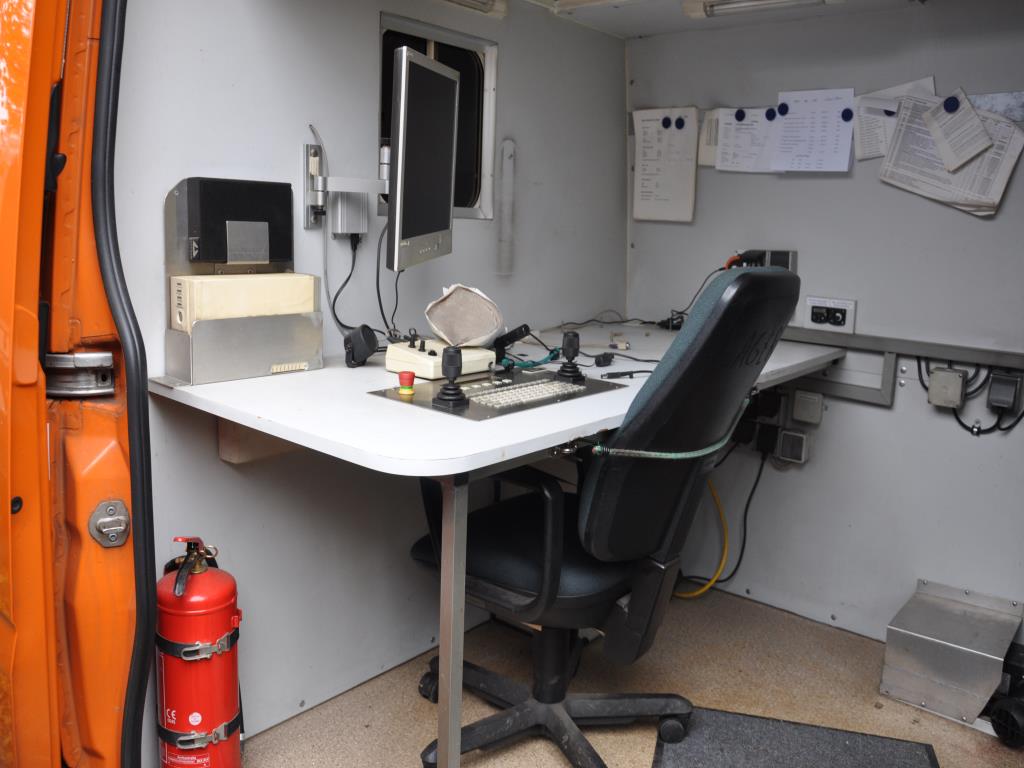 Dobře udržovaná vozidla obcí, komunálních služeb a dalších veřejných orgánů.-24