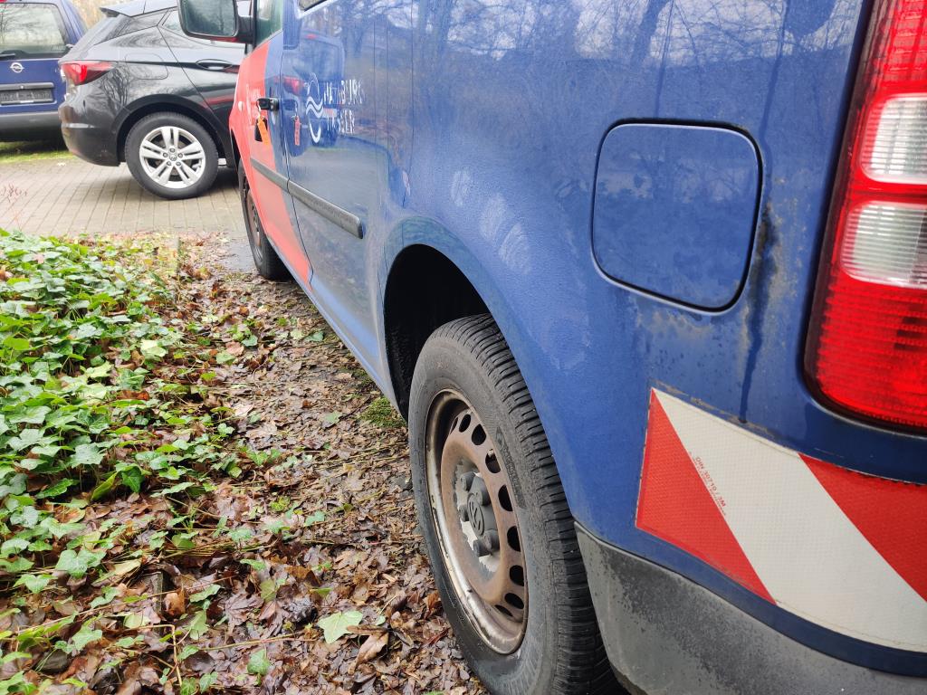 Dobře udržované laboratorní vybavení ze státních zásob
-9