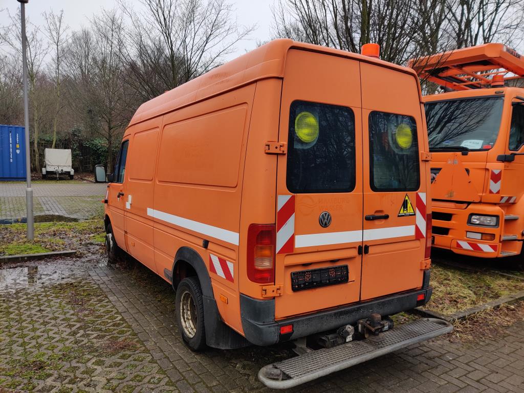 Material de laboratório em bom estado de conservação proveniente das existências públicas
-8