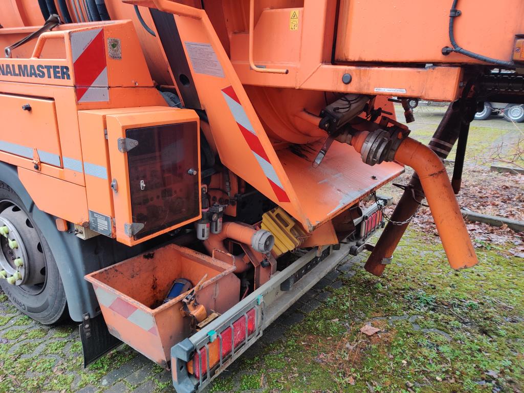 Material de laboratório em bom estado de conservação proveniente das existências públicas
-14