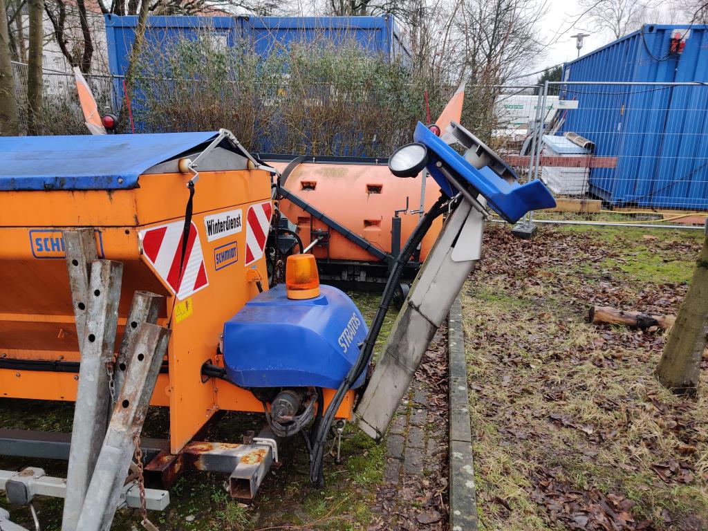Material de laboratório em bom estado de conservação proveniente das existências públicas
-3