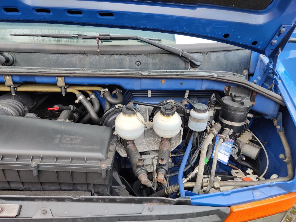 Dobře udržovaná vozidla obcí, komunálních služeb a dalších veřejných orgánů.-15