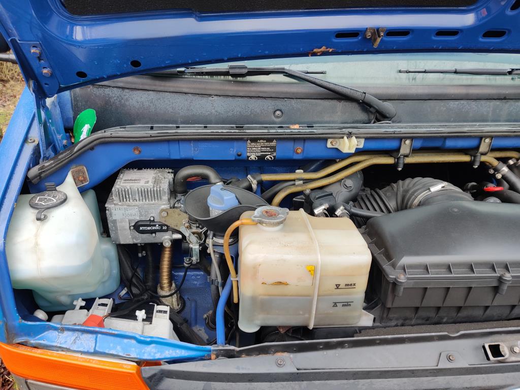 Dobře udržovaná vozidla obcí, komunálních služeb a dalších veřejných orgánů.-16