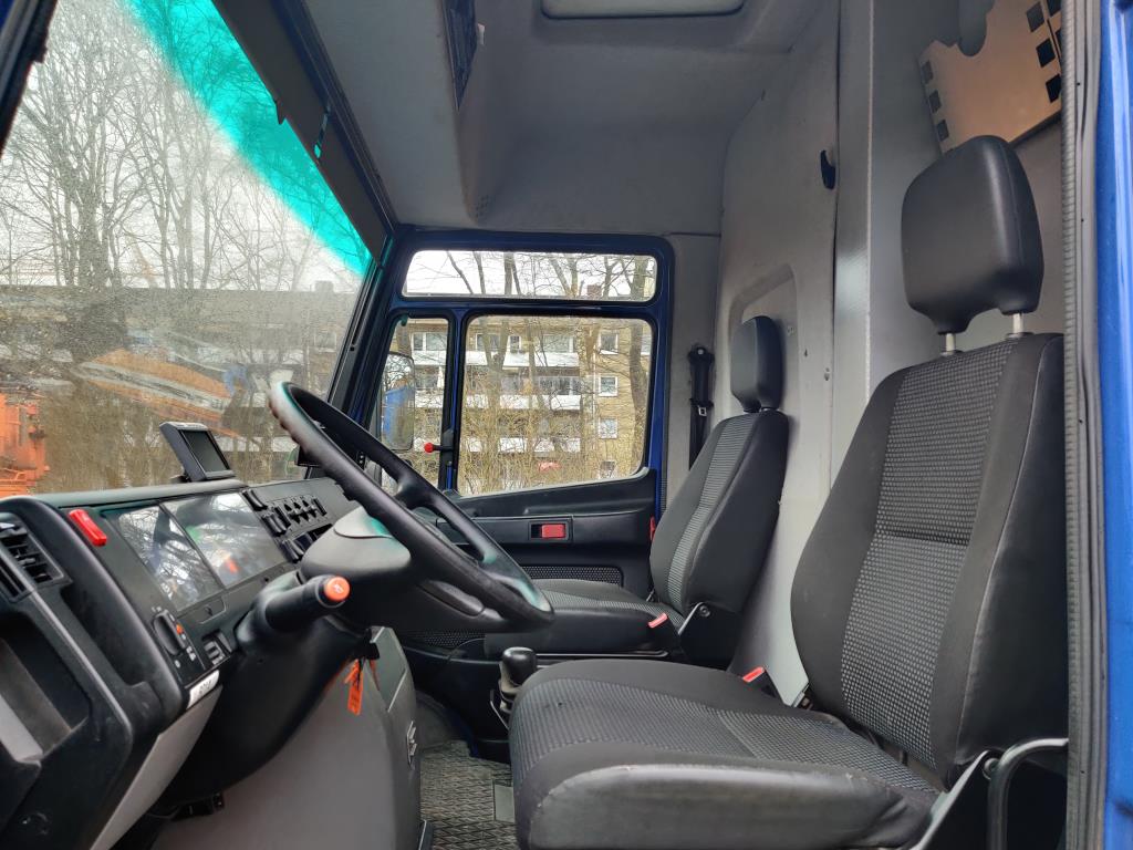 Dobře udržovaná vozidla obcí, komunálních služeb a dalších veřejných orgánů.-17