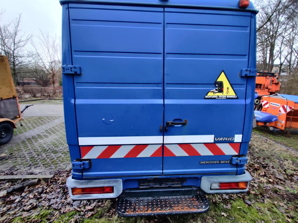 Material de laboratório em bom estado de conservação proveniente das existências públicas
-6