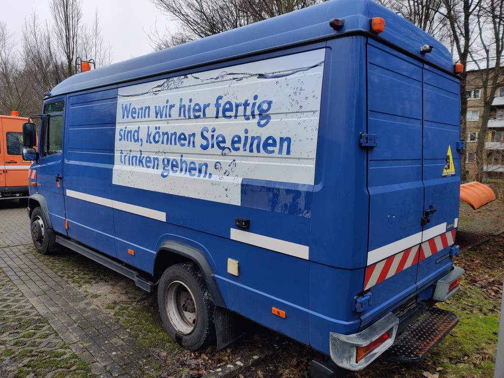 Material de laboratório em bom estado de conservação proveniente das existências públicas
-7