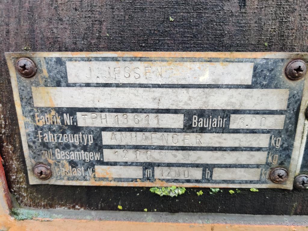 Material de laboratório em bom estado de conservação proveniente das existências públicas
-1