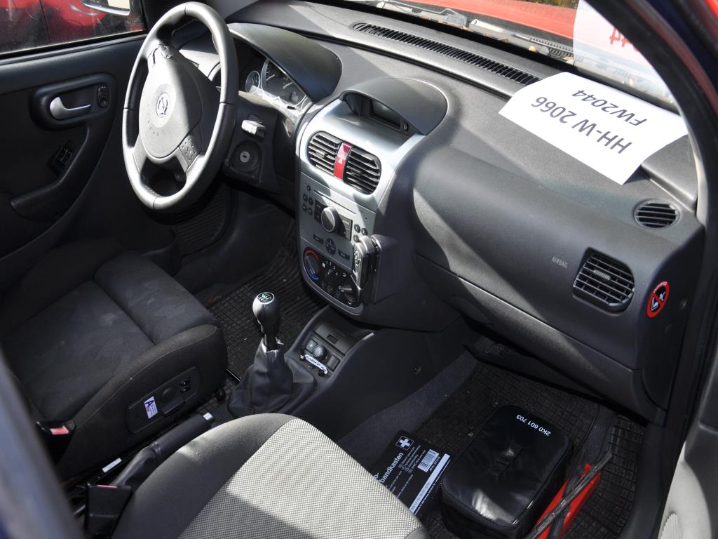 Material de laboratório em bom estado de conservação proveniente das existências públicas
-16