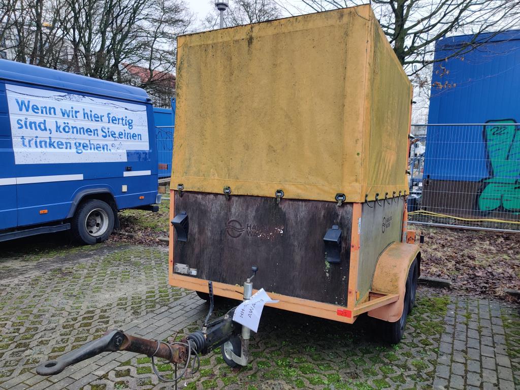 Material de laboratório em bom estado de conservação proveniente das existências públicas
-3