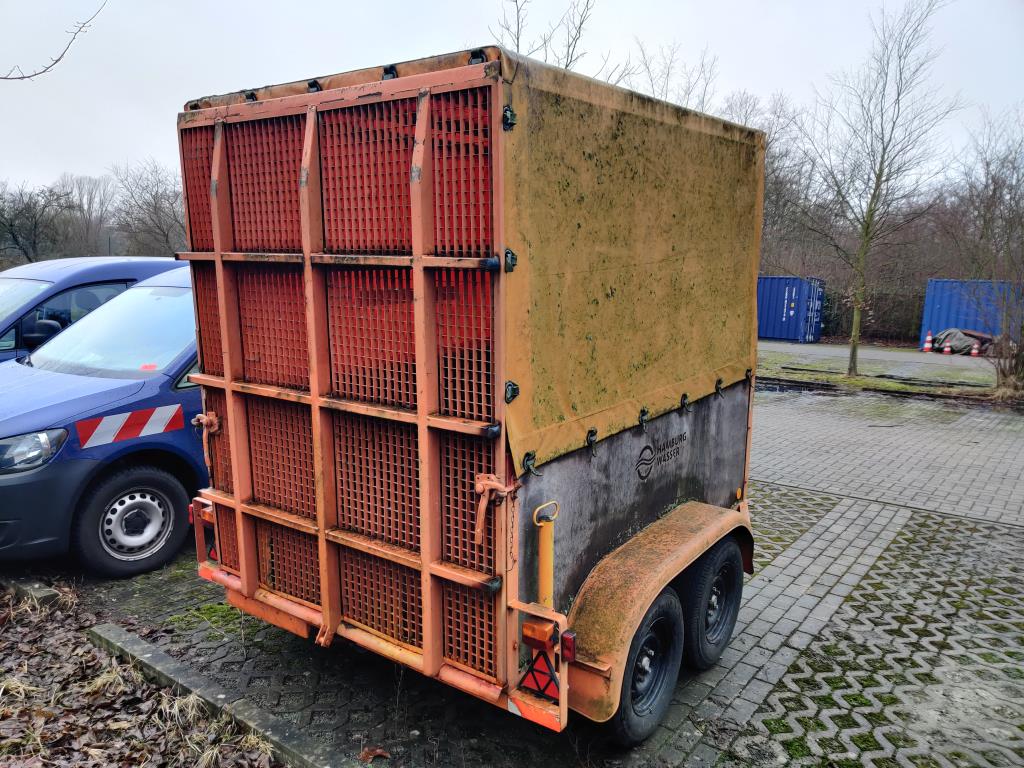 Material de laboratório em bom estado de conservação proveniente das existências públicas
-8