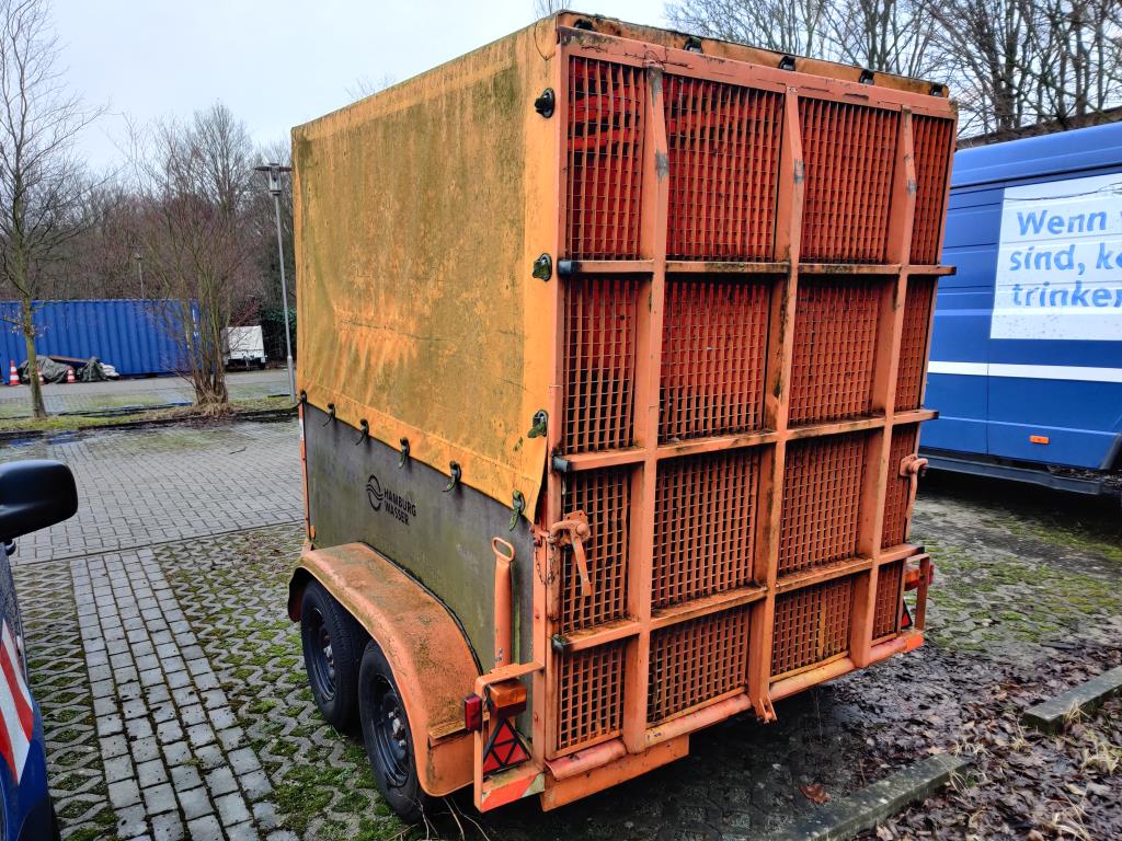 Material de laboratório em bom estado de conservação proveniente das existências públicas
-10