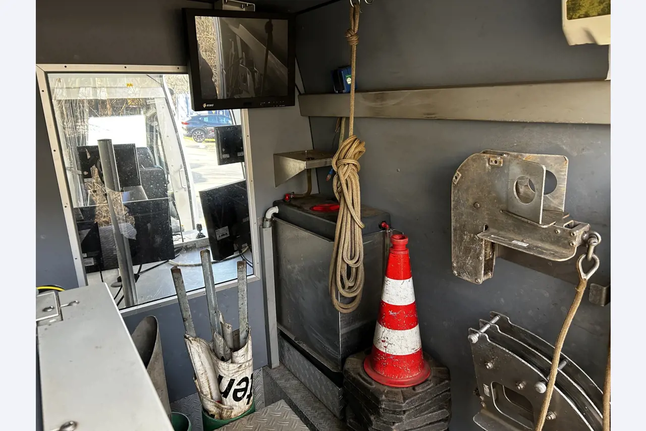 Various municipal vehicles, workshop vehicles and cars-30