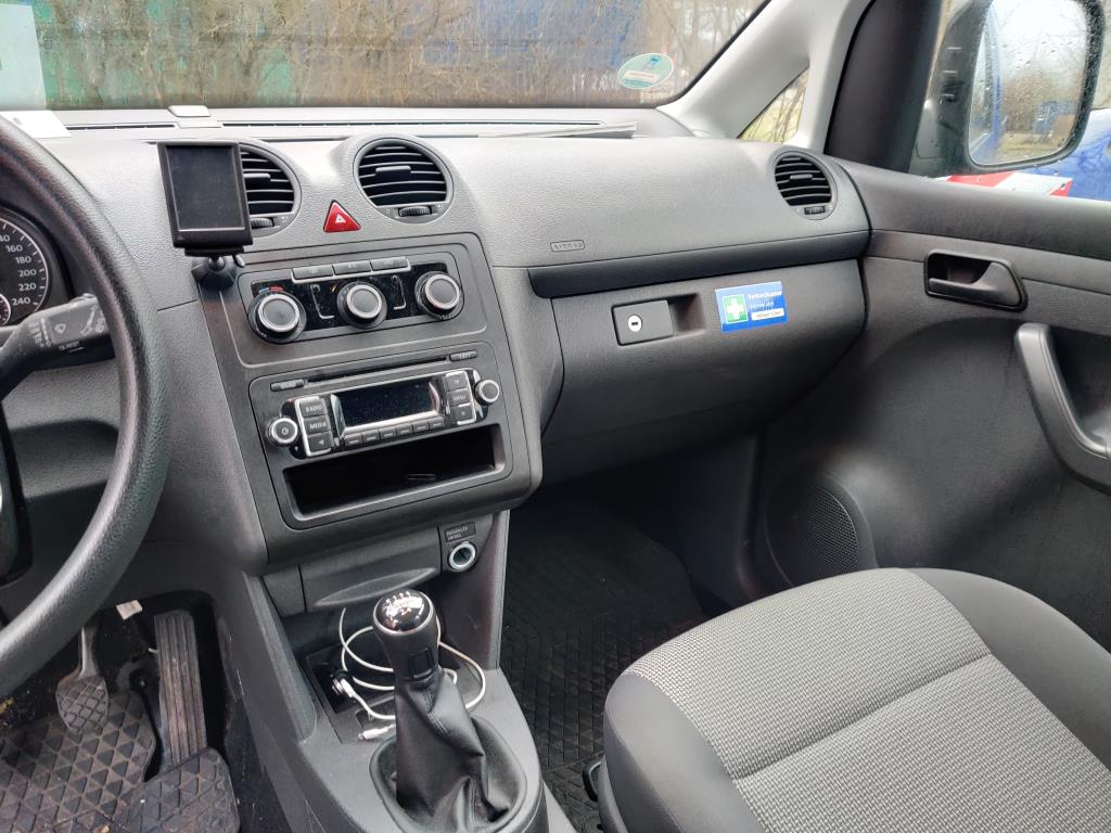 Material de laboratório em bom estado de conservação proveniente das existências públicas
-13