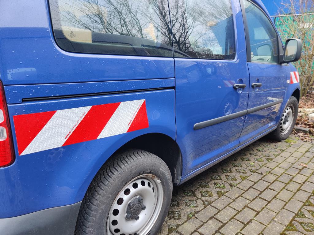 Material de laboratório em bom estado de conservação proveniente das existências públicas
-6