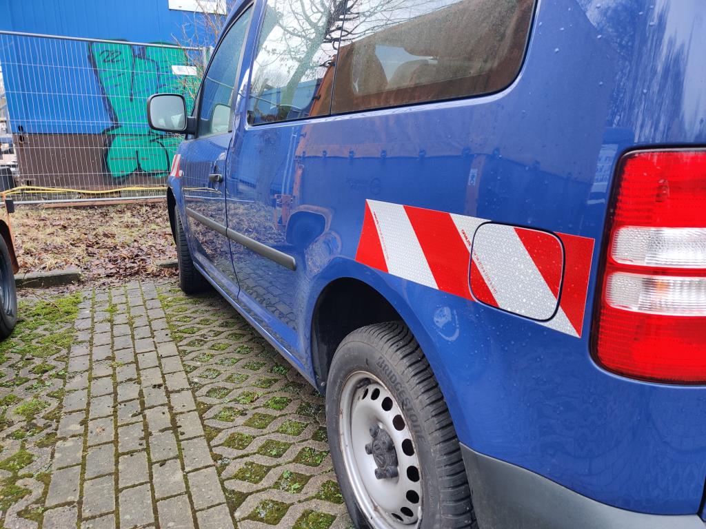 Material de laboratório em bom estado de conservação proveniente das existências públicas
-9