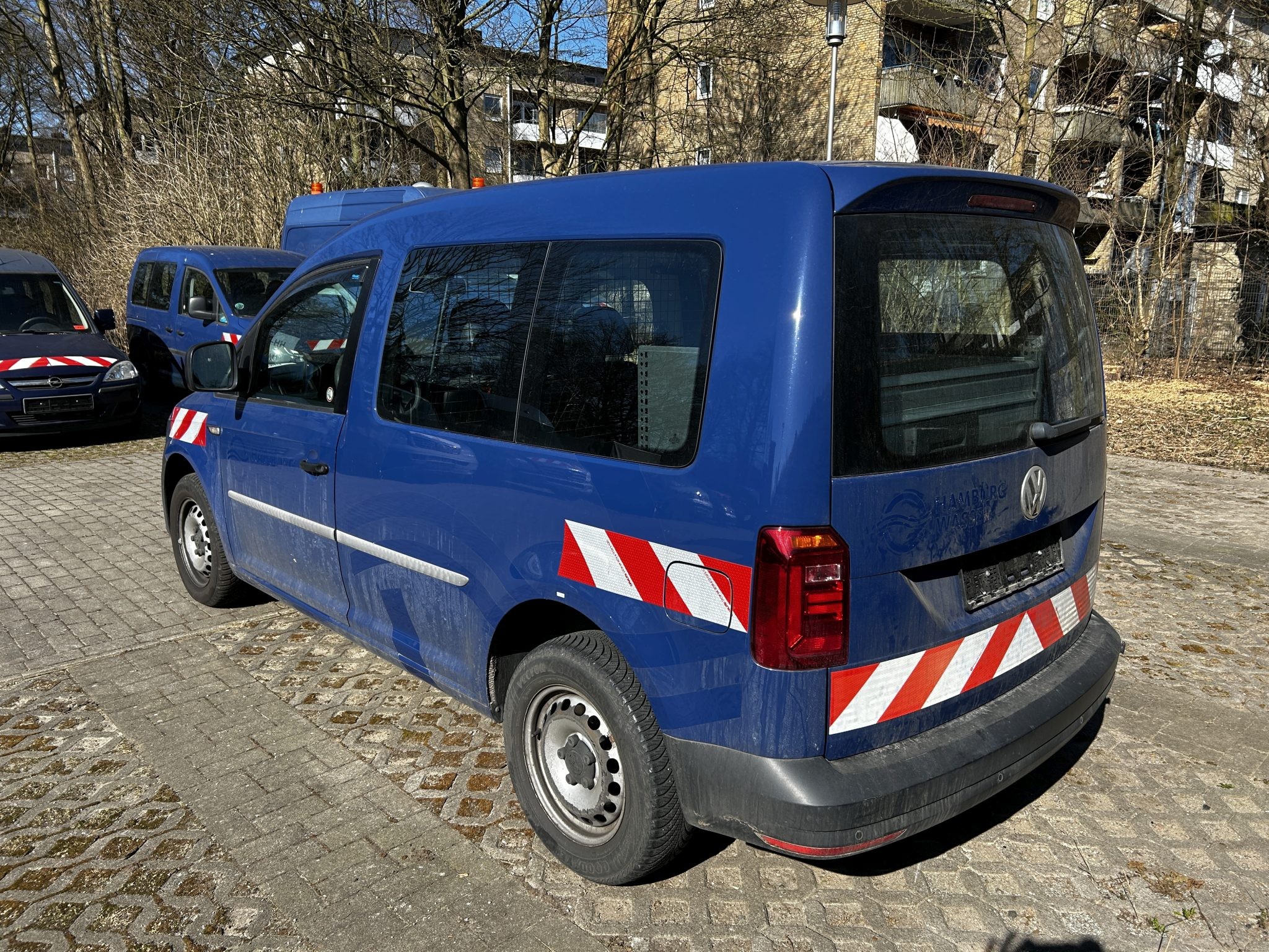 Material de laboratório em bom estado de conservação proveniente das existências públicas
-8