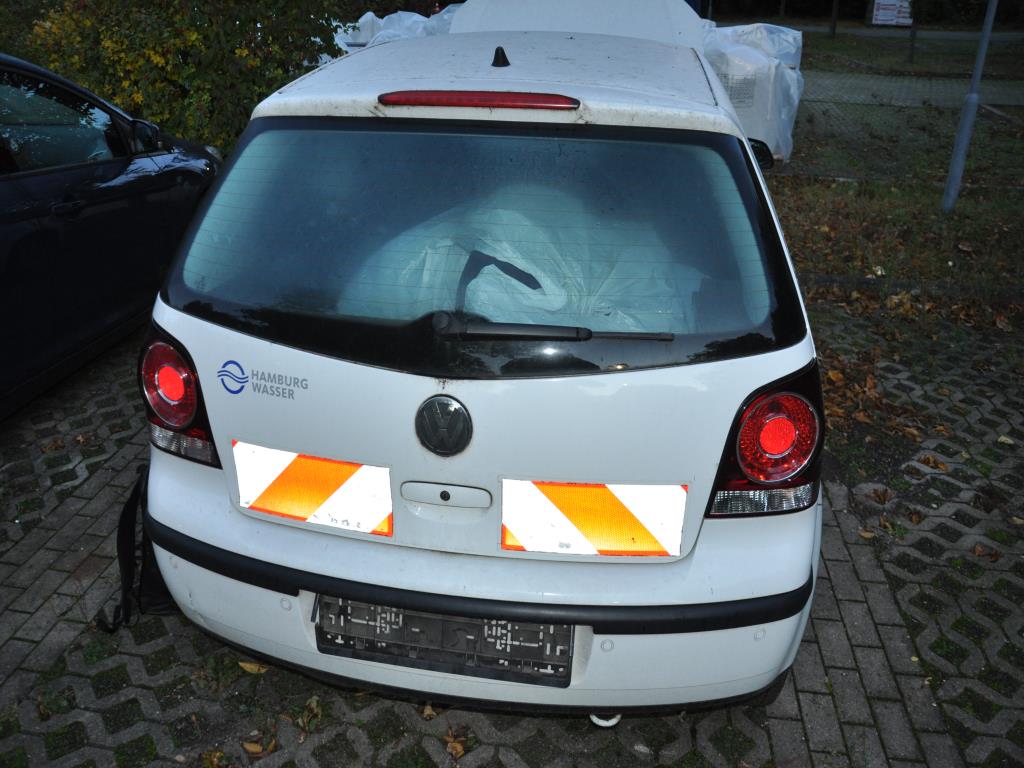 Material de laboratório em bom estado de conservação proveniente das existências públicas
-9