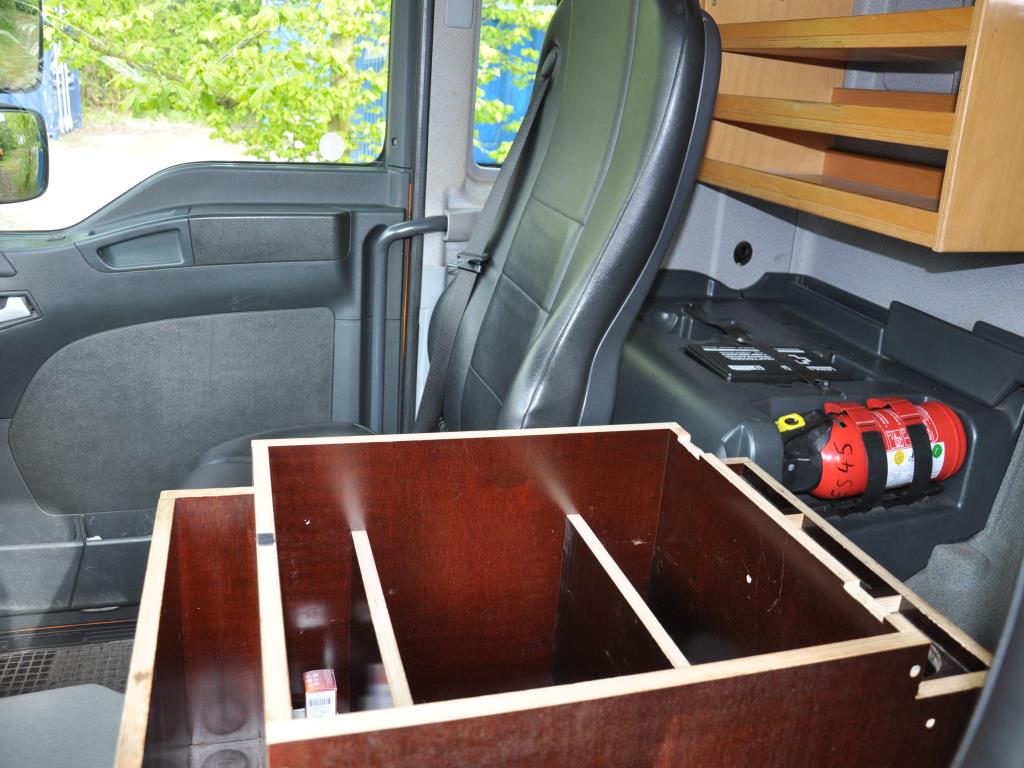 Various municipal vehicles, workshop vehicles and cars-13