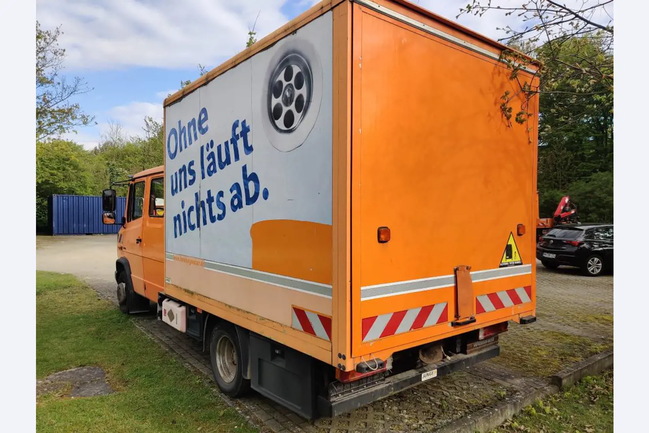 Div. Kommunalfahrzeuge, Werkstattfahrzeuge und PKW-9