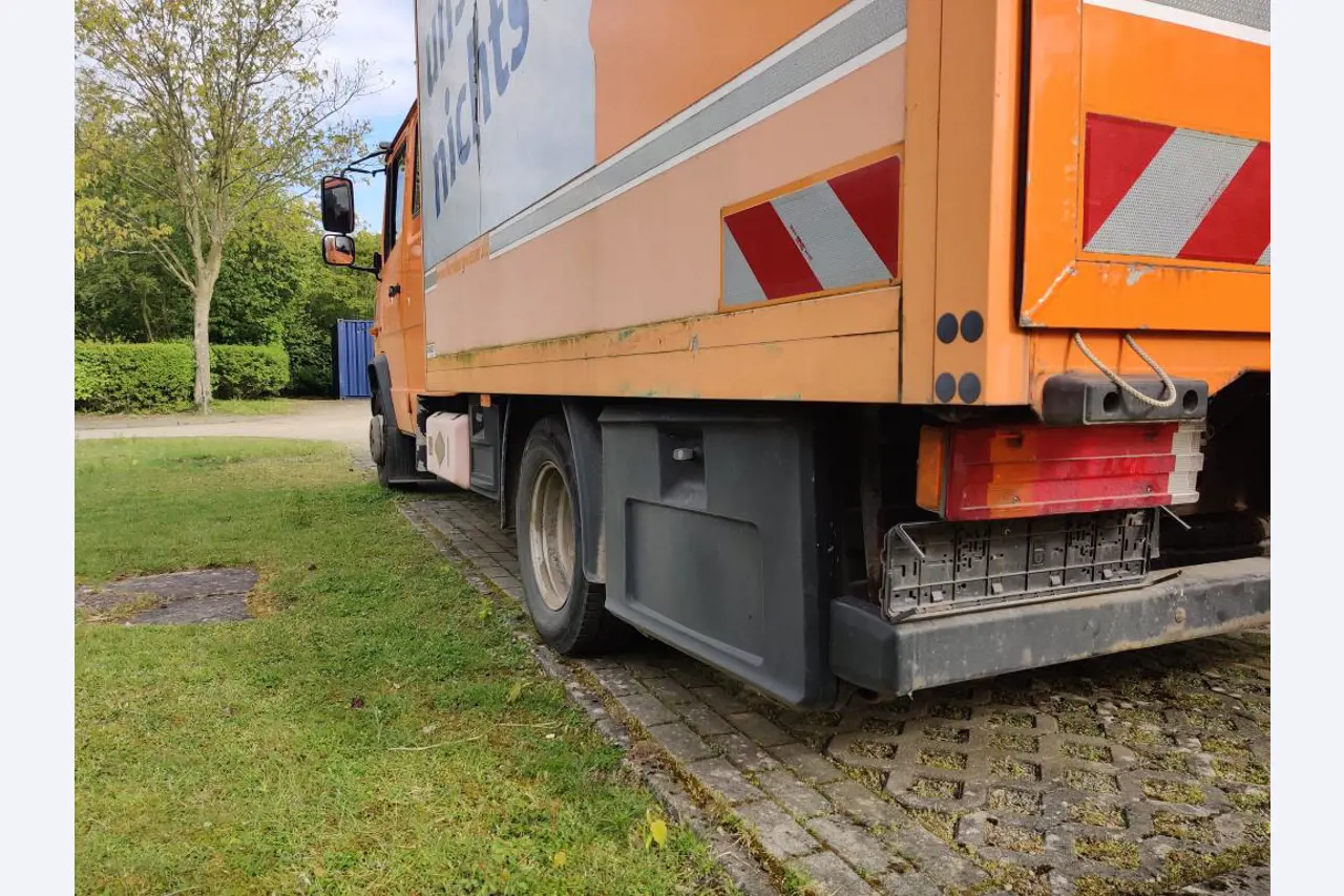 Div. Kommunalfahrzeuge, Werkstattfahrzeuge und PKW-10