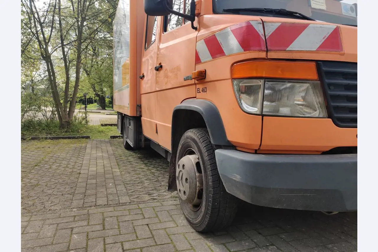 Div. Kommunalfahrzeuge, Werkstattfahrzeuge und PKW-4