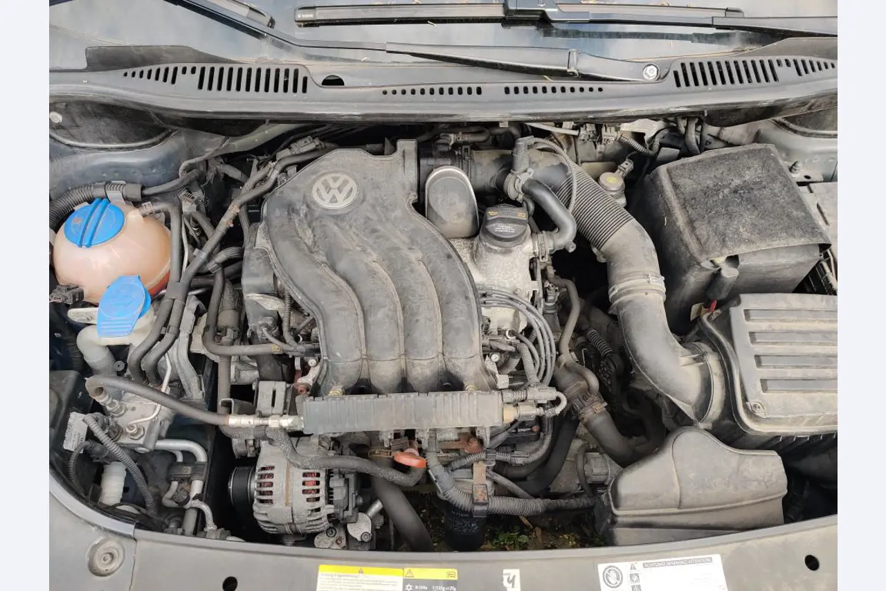 Divers véhicules communaux, véhicules d'atelier et voitures particulières-17