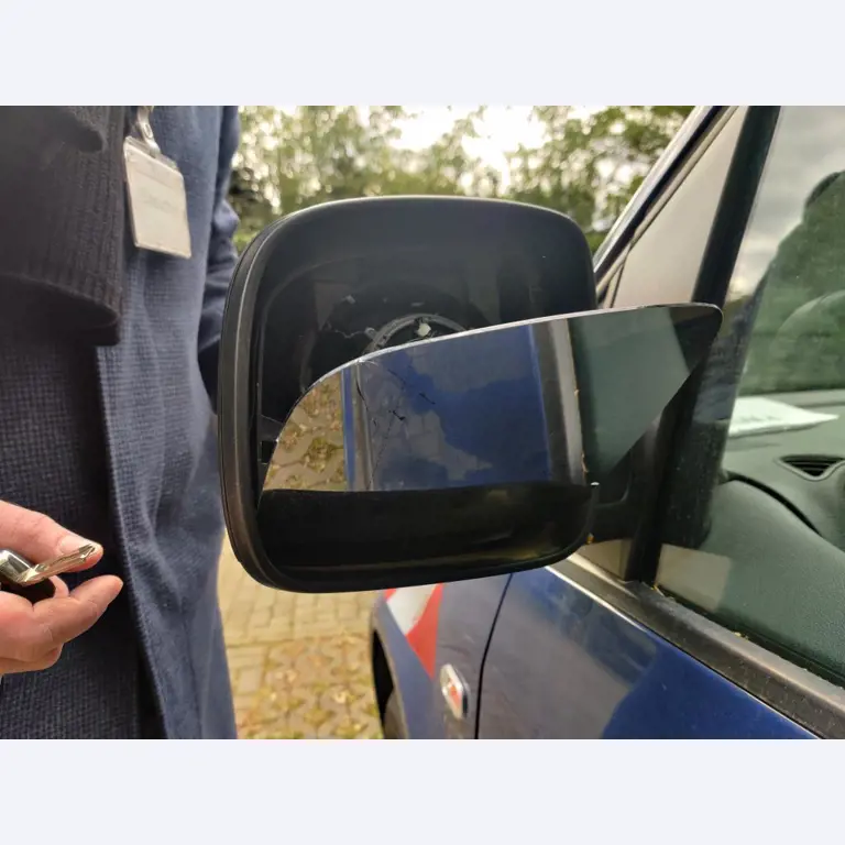 Divers véhicules communaux, véhicules d'atelier et voitures particulières-22