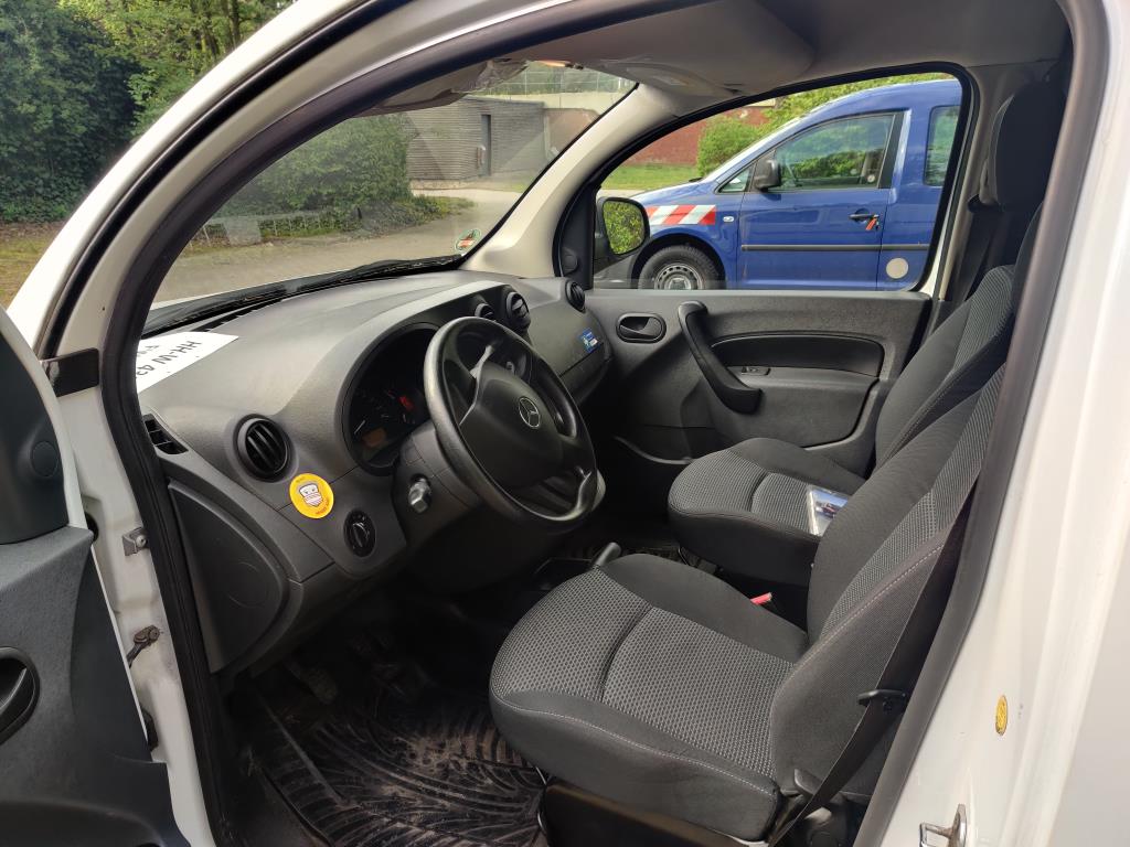 Diversos veículos municipais, veículos-oficina e automóveis-11