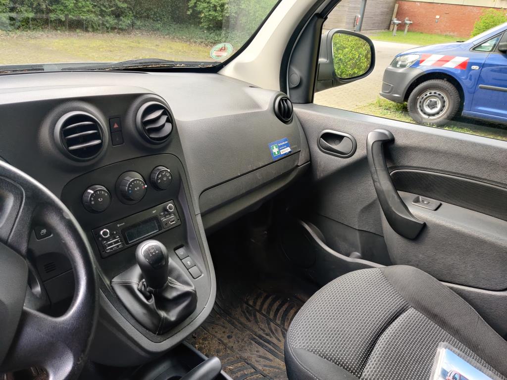 Diversos veículos municipais, veículos-oficina e automóveis-14