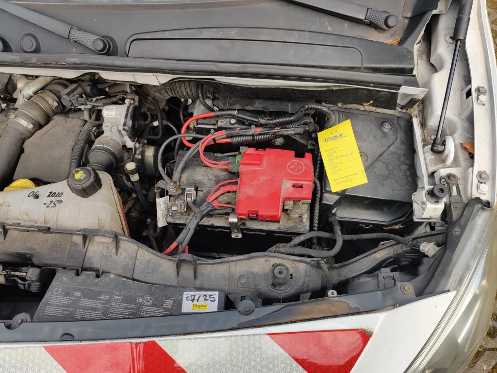 Diversos veículos municipais, veículos-oficina e automóveis-15