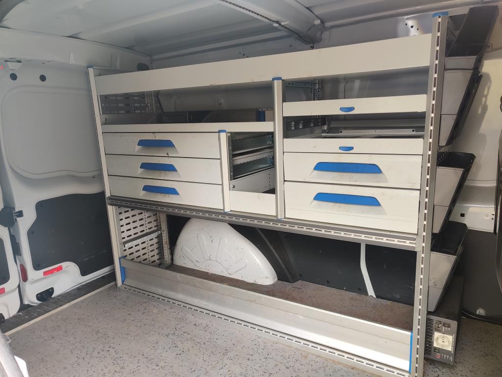 Diversos veículos municipais, veículos-oficina e automóveis-18