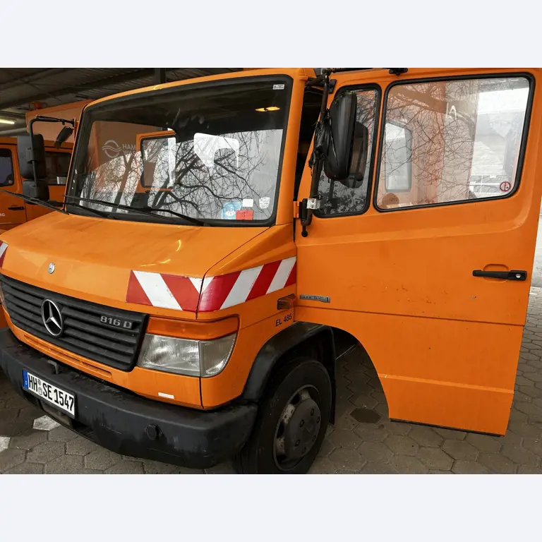 Různá komunální vozidla, dílenská vozidla, automobily a vybavení-9