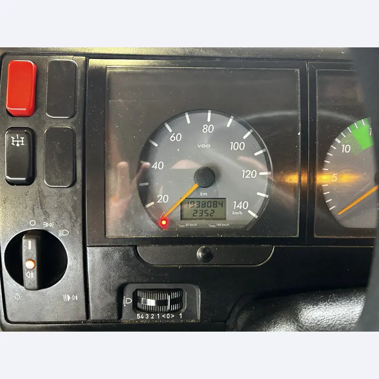 Různá komunální vozidla, dílenská vozidla, automobily a vybavení-1