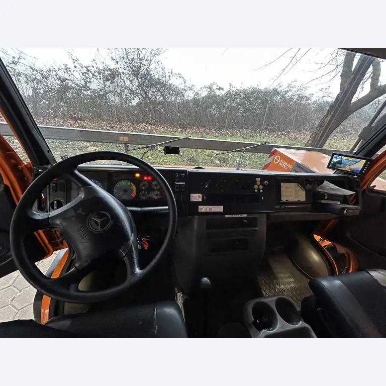 Různá komunální vozidla, dílenská vozidla, automobily a vybavení-2