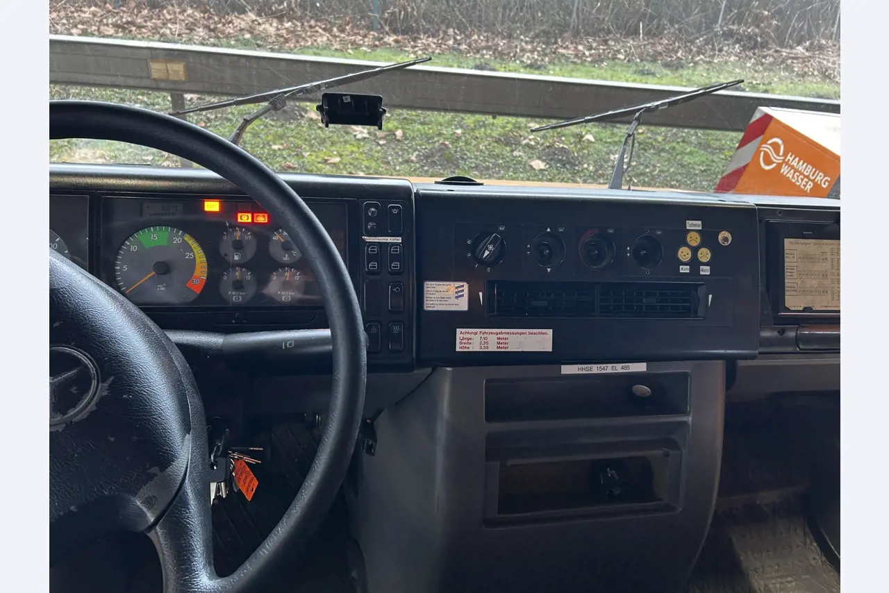 Různá komunální vozidla, dílenská vozidla, automobily a vybavení-3